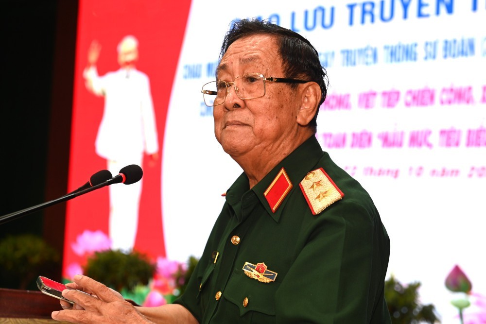 Giao lưu truyền thống, kỷ niệm 60 năm Ngày truyền thống Sư đoàn 5 Trung tướng Lưu Phước Lượng trả lời câu hỏi giao lưu