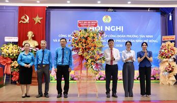 Trao quyết định thành lập Công đoàn phường Tân Ninh