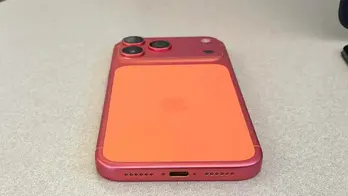 Vì sao iPhone 17 Pro màu cam bỗng hóa hồng?
