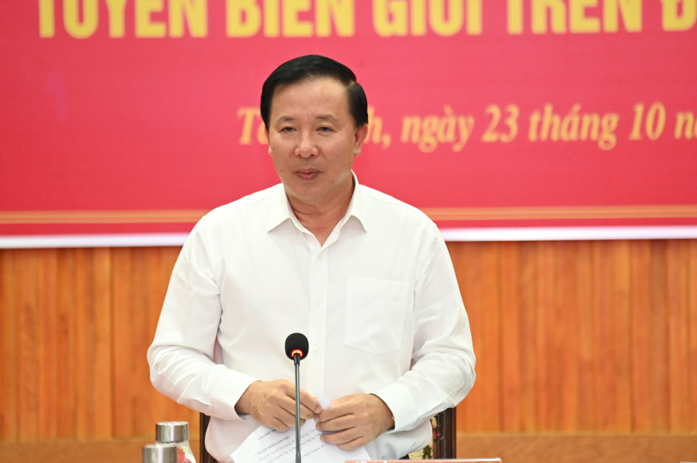 Chủ tịch UBND tỉnh Nguyễn Văn Út đặt vấn đề thành lập Ban Quản lý các cửa khẩu