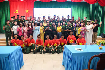 Thăm, tặng quà các đơn vị biên giới tỉnh Tây Ninh