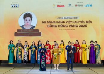 Nữ doanh nhân Phạm Thị Ngọc Hà 2 lần được vinh danh 'Nữ Doanh nhân Việt Nam tiêu biểu - Bông Hồng Vàng'