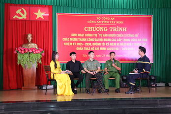 Sôi nổi chương trình sinh hoạt chính trị 'Tự hào người chiến sĩ Công an'