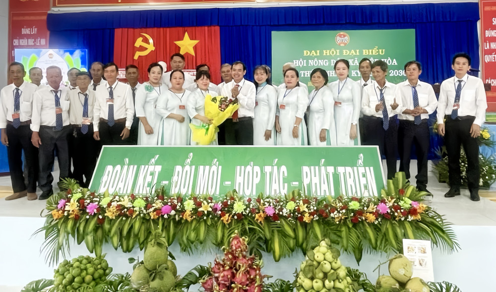 Ban Chấp hành Hội Nông dân xã Hiệp Hòa, nhiệm kỳ 2025-2030 ra mắt Đại hội 