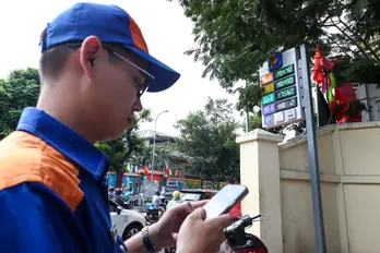 Giá xăng dầu hôm nay 24/10: Tăng vọt vì Mỹ áp lệnh trừng phạt với dầu của Nga