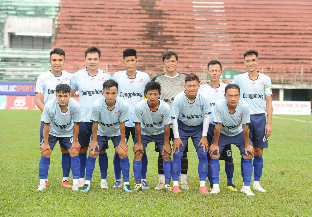 Dũng Phong FC khẳng định vị thế đội đương kim vô địch giành vé vào chung kết