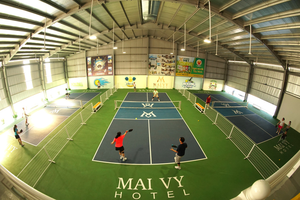 Pickleball - một trong môn thể thao mới, thu hút nhiều người dân, nhiều đối tượng tham gia