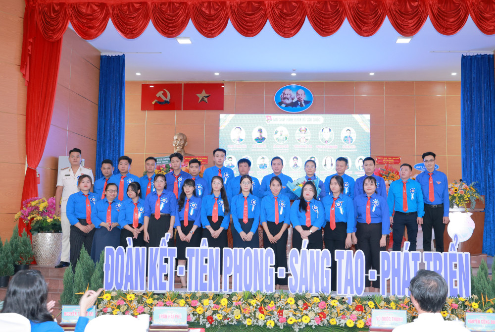 Chị Võ Thị Ngọc Kiều giữ chức Bí thư Đoàn TNCS Hồ Chí Minh xã Cần Giuộc