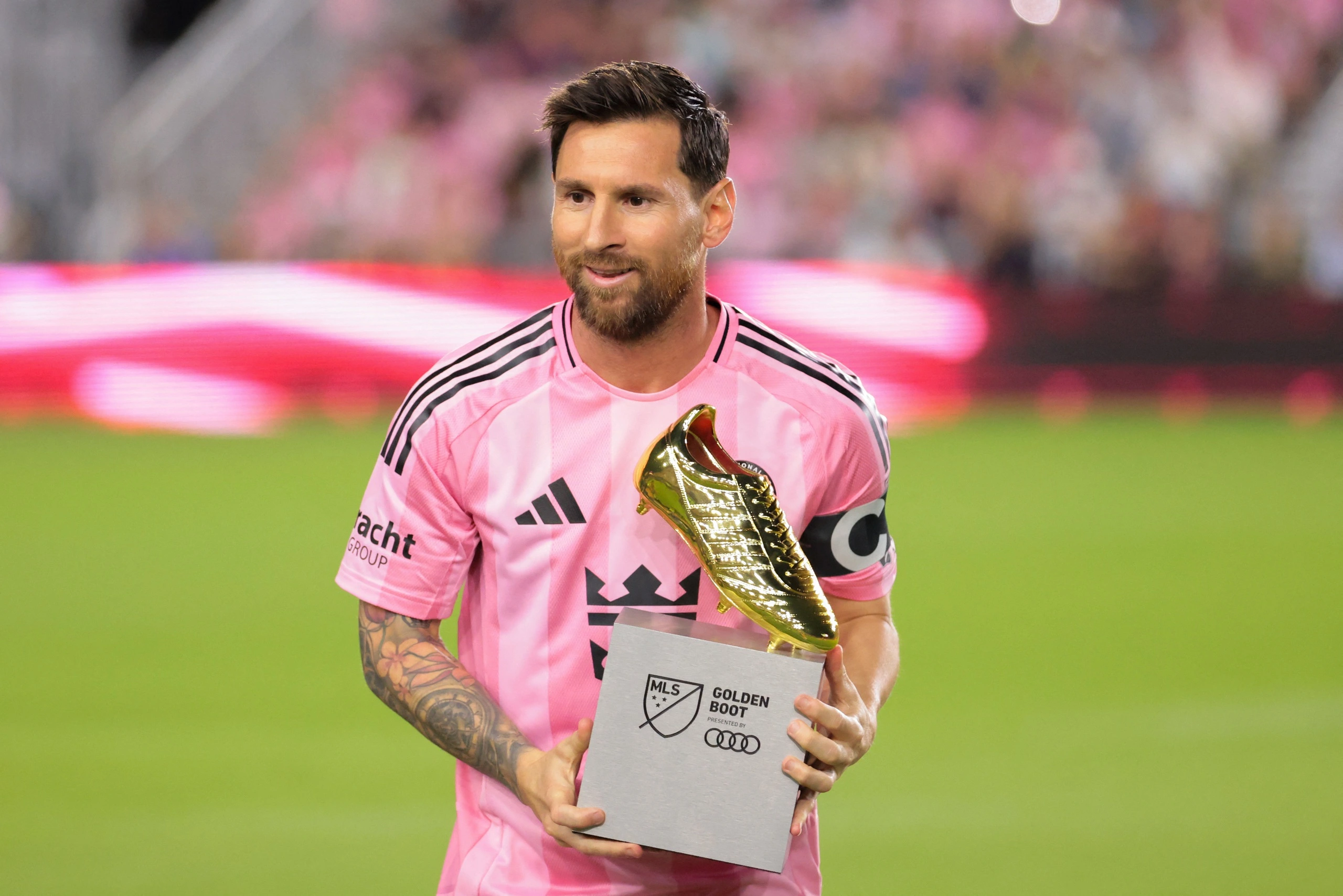 Messi ghi ngay cú đúp sau bản hợp đồng mới, Inter Miami thẳng tiến ở MLS Cup