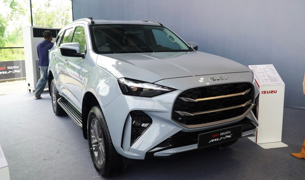 SUV 7 chỗ: Ford Everest vẫn 'gồng gánh' phân khúc