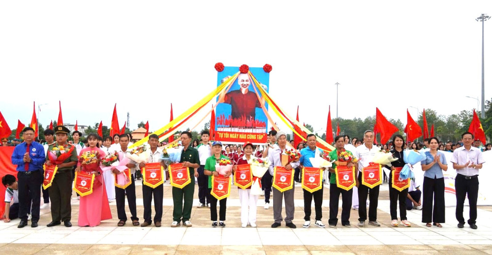 Phường Tân Ninh: Khai mạc Đại hội Thể dục thể thao lần thứ I năm 2025