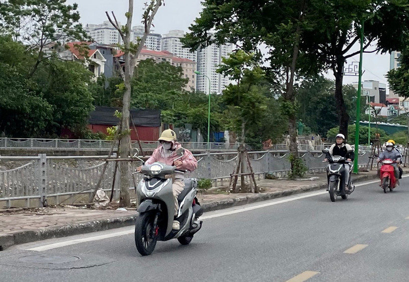 Thời tiết ngày 26/10: Bắc Bộ sáng và đêm trời lạnh, Nam Bộ có mưa rào và dông