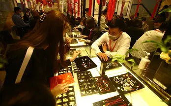 Giá vàng hôm nay 26/10: Lao dốc khiến người mua lỗ hơn 10 triệu đồng Giá vàng hôm nay 26/10: Lao dốc khiến người mua lỗ hơn 10 triệu đồng