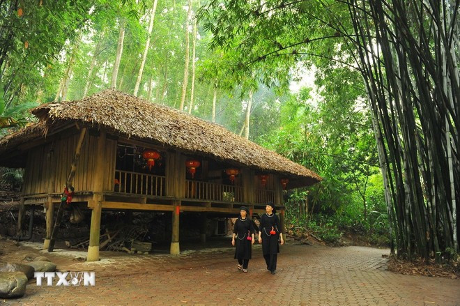 Bảo tồn, phát huy bản sắc truyền thống gắn với phát triển du lịch xanh, bền vững