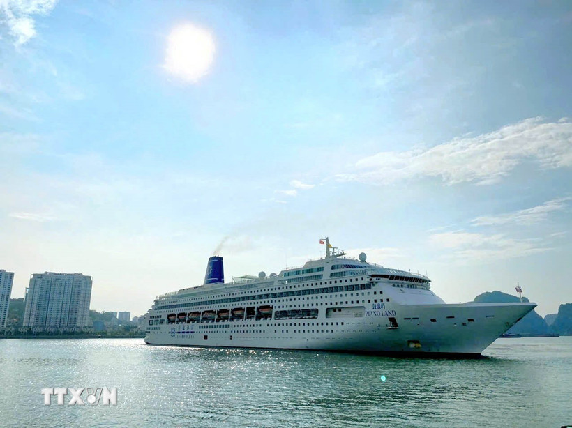 Dòng khách du lịch Trung Quốc dần quay trở lại Quảng Ninh