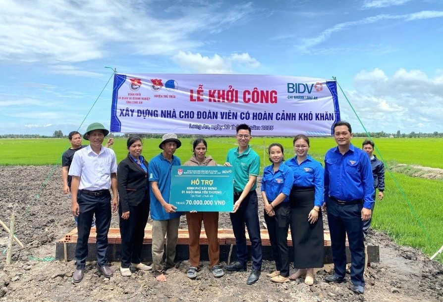 Đảng bộ BIDV Chi nhánh Long An lãnh đạo thực hiện tốt Nghị quyết số 21-NQ/TW của Ban Chấp hành Trung ương Đảng