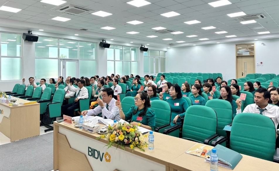 Đảng bộ BIDV Chi nhánh Long An lãnh đạo thực hiện tốt Nghị quyết số 21-NQ/TW của Ban Chấp hành Trung ương Đảng