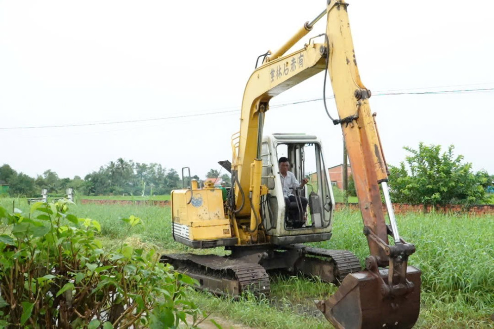 Xã Tân Trụ: Khởi công công trình nâng cấp đường Trần Văn Lợi