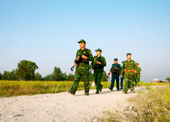 Xây thế trận lòng dân - giữ biên cương vững chắc