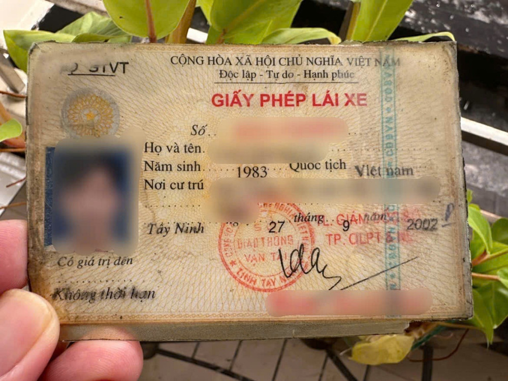 Khuyến khích chuyển đổi giấy phép lái xe sang thẻ nhựa PET