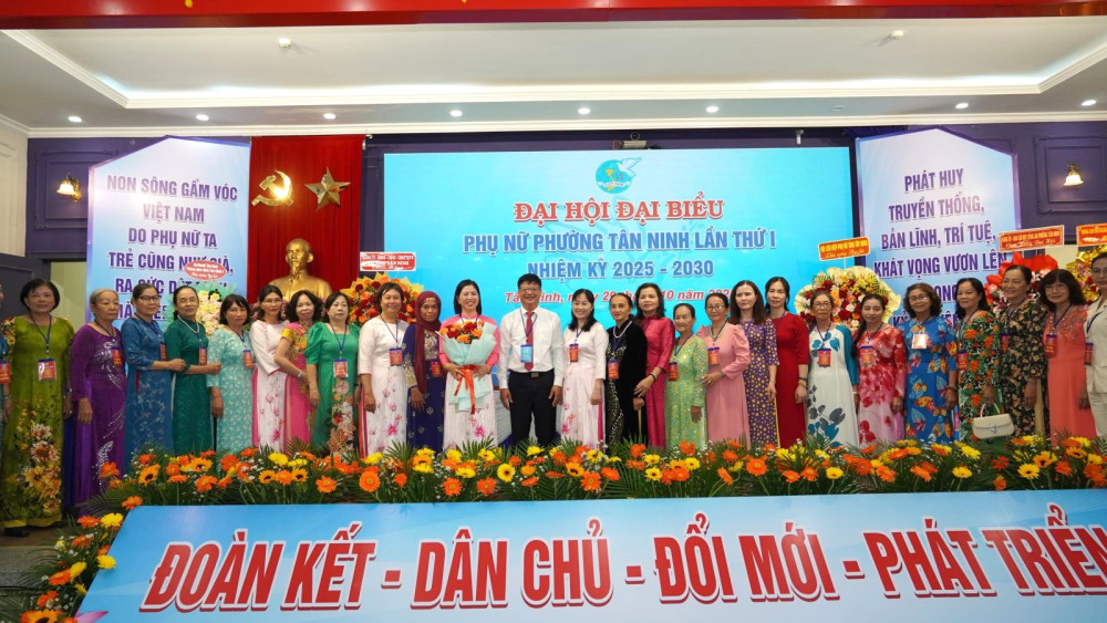 Phụ nữ phường Tân Ninh: 'Đoàn kết, dân chủ, đổi mới, phát triển'