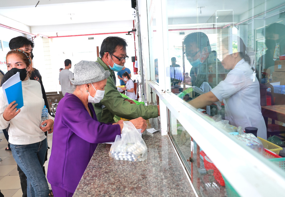 HĐND tỉnh khảo sát tình hình cung cấp thuốc bảo hiểm y tế, vật tư y tế trên địa bàn phường Trảng Bàng