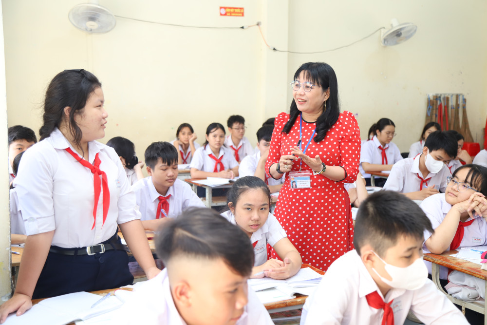 Người 'thắp lửa' dưới mái trường THCS Dương Minh Châu