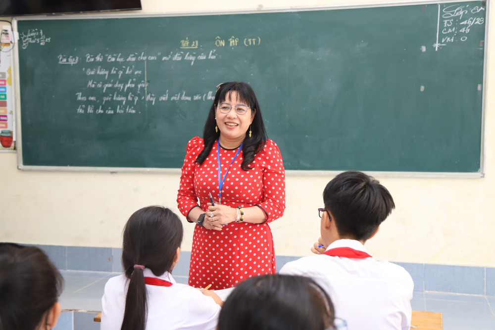 Người 'thắp lửa' dưới mái trường THCS Dương Minh Châu