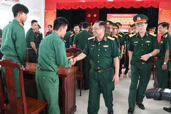 Ban chỉ đạo 515 Quân khu 7 thăm, kiểm tra công tác chuẩn bị của Đội K73 trước khi lên đường thực hiện nhiệm vụ