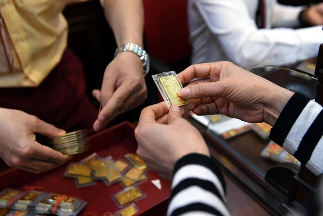 Giá vàng hôm nay 30/10: 'Bốc hơi' 1,5 triệu đồng sau một đêm