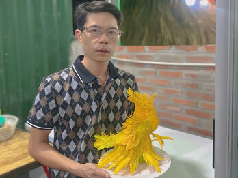 Hoa nở từ bàn tay nghị lực