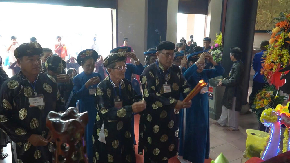 Hàng trăm ngàn khách thập phương về dự Lễ giỗ Anh hùng dân tộc Nguyễn Trung Trực