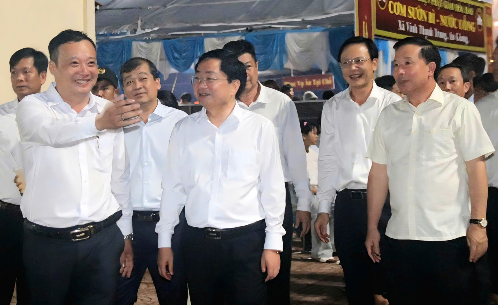 Lãnh đạo tỉnh dâng hương tưởng niệm Anh hùng dân tộc Nguyễn Trung Trực