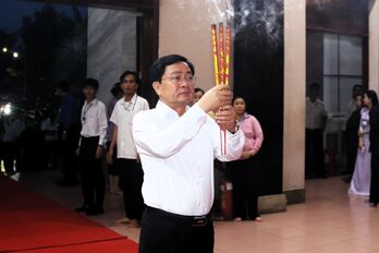 Lãnh đạo tỉnh dâng hương tưởng niệm Anh hùng dân tộc Nguyễn Trung Trực