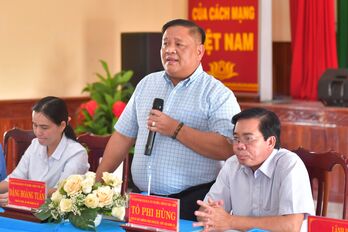 Xã Tân Trụ đối thoại với các hộ dân liên quan dự án trọng điểm Đường tỉnh 827E