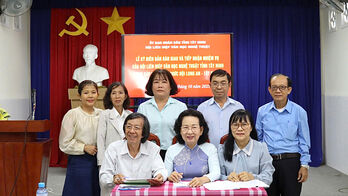 Bàn giao, tiếp nhận nhiệm vụ sau hợp nhất Hội Liên hiệp Văn học Nghệ thuật tỉnh Long An và Tây Ninh