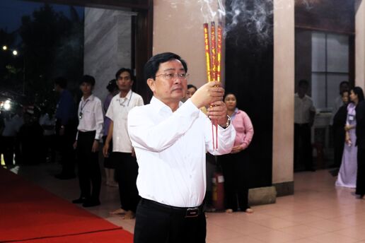 Lãnh đạo tỉnh dâng hương tưởng niệm Anh hùng dân tộc Nguyễn Trung Trực