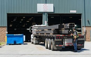 Tổng thống Mỹ Donald Trump đình chỉ đàm phán thương mại với Canada Tổng thống Mỹ Donald Trump đình chỉ đàm phán thương mại với Canada