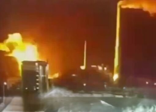 Hàng loạt cơ sở năng lượng của Nga bị tấn công bằng UAV Hàng loạt cơ sở năng lượng của Nga bị tấn công bằng UAV