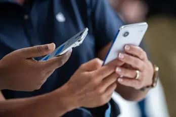 Vì sao người dùng thờ ơ với điện thoại siêu mỏng?