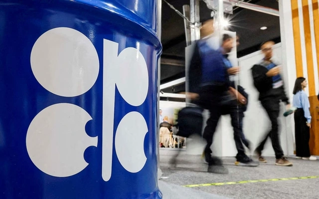 Giá xăng dầu hôm nay 03/11: Bật tăng sau quyết định của OPEC+