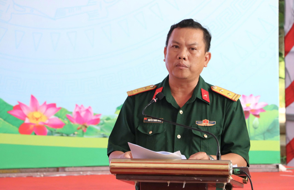 Tây Ninh: Khảo sát công tác chuẩn bị cho Lễ xuất quân tìm kiếm, quy tập hài cốt liệt sĩ Trung tá Nguyễn Thanh Phong – Phó Chủ nhiệm Chính trị, Bộ Chỉ huy Quân sự tỉnh báo cáo tiến độ thực hiện nhiệm vụ được giao tại buổi kiểm tra