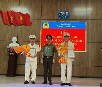 Công bố quyết định điều động, bổ nhiệm Trưởng Công an phường Tân An