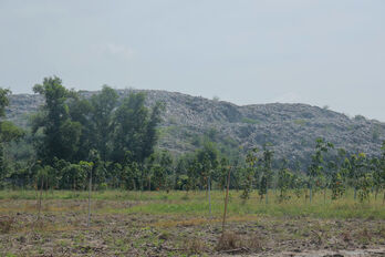 Bãi rác tồn đọng, đe dọa nguy cơ ô nhiễm môi trường xung quanh