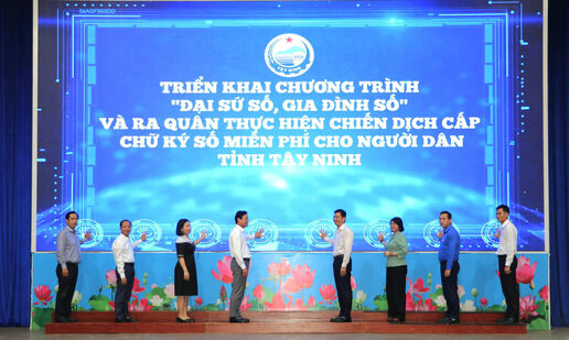 Thúc đẩy chuyển đổi số 'nhanh hơn, hiệu quả hơn, gần dân hơn'