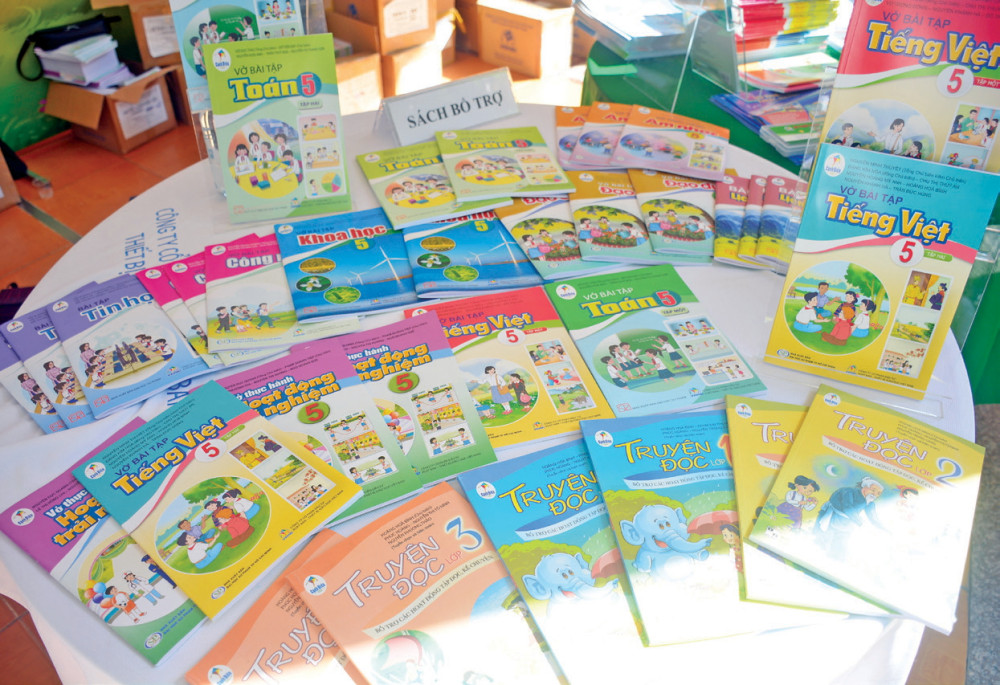 Đặt giáo dục vào trung tâm của sự phát triển: Trở lại một chương trình, một bộ sách giáo khoa (Bài 3)