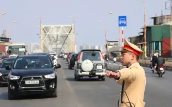 2 trường hợp ngoại lệ được phép vượt xe từ bên phải