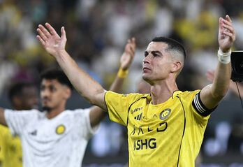 Ronaldo tuyên bố: 'Messi không giỏi hơn tôi'