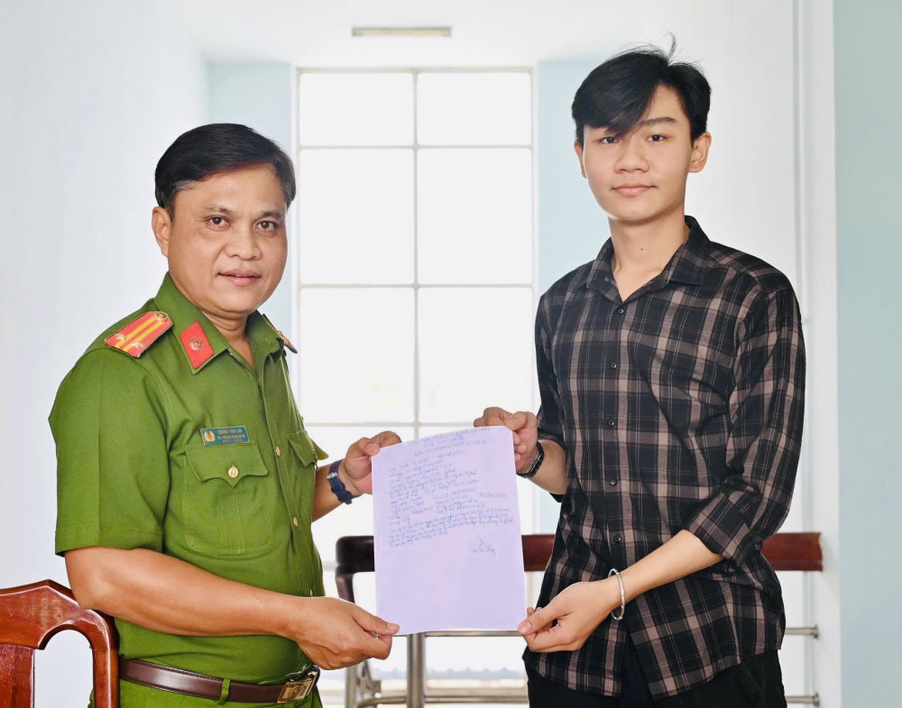 Nhiệt huyết tuổi trẻ qua lá đơn tình nguyện