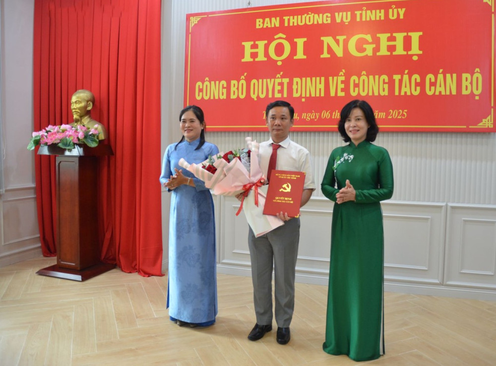 Trưởng phòng Kế hoạch tổng hợp Sở Xây dựng Vũ Thế Cường giữ chức Phó Bí thư Thường trực Đảng ủy xã Tân Châu